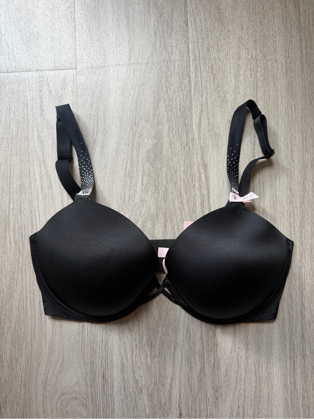 NWT Victoria’s Secret Very Sexy Shine Strap Smooth Push-Up Bra